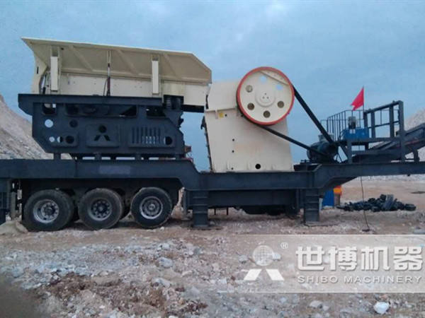 移動(dòng)石子破碎機生產(chǎn)線(xiàn)