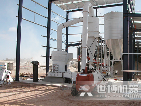 雷蒙磨粉機現場(chǎng)