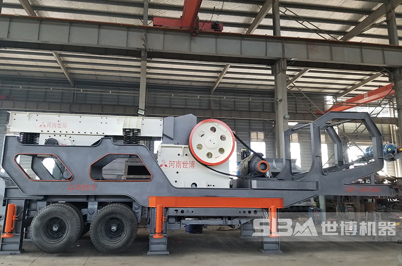 移動(dòng)建筑廢料粉碎機生產(chǎn)車(chē)間