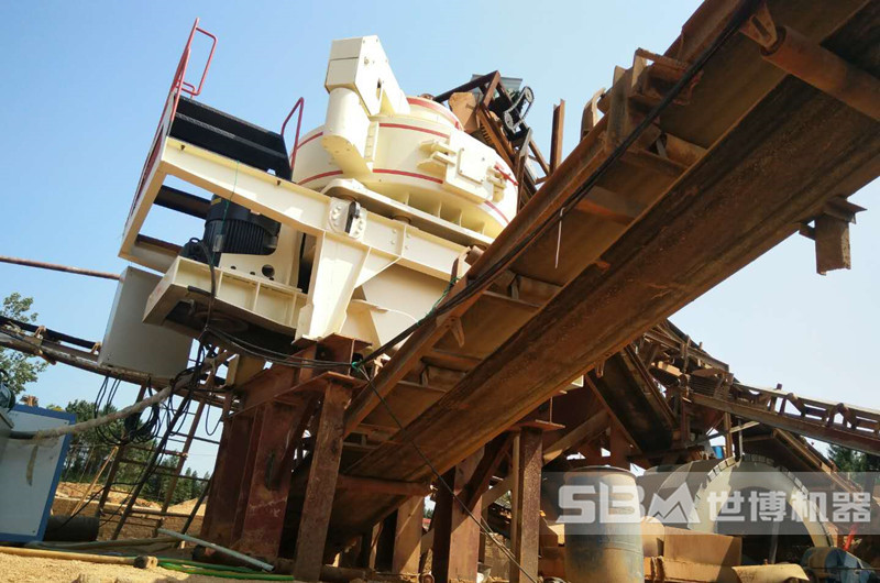 卵石制砂現場(chǎng)