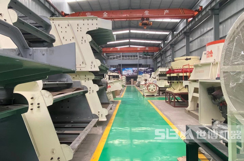 大型碎石制砂機生產(chǎn)車(chē)間