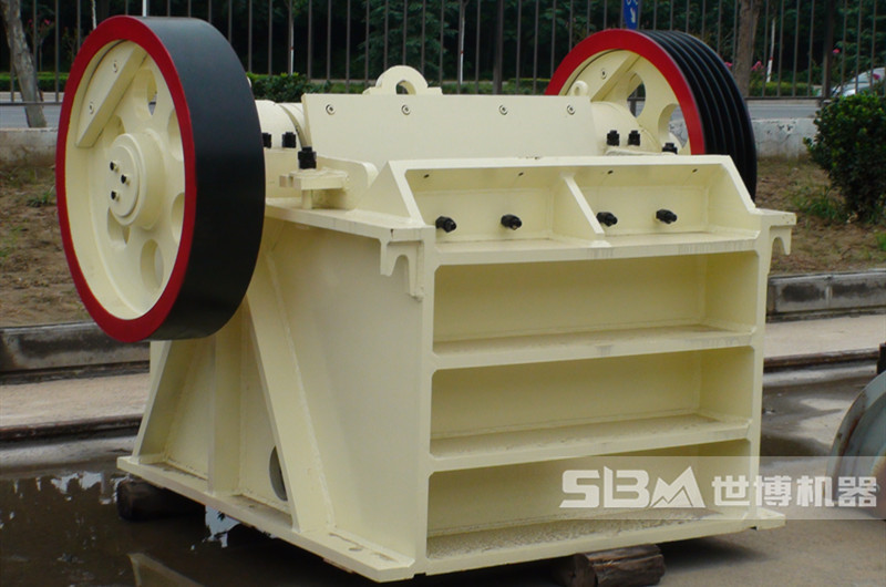 顎式破碎機，粗破方解石