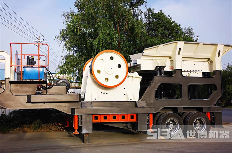 移動(dòng)破碎機喂料機安裝現場(chǎng)