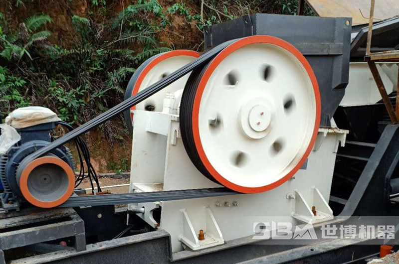 顎式破碎機現場(chǎng)啟動(dòng)中