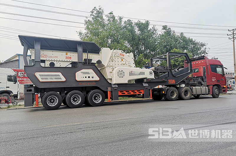 車(chē)載石頭破碎機發(fā)貨圖