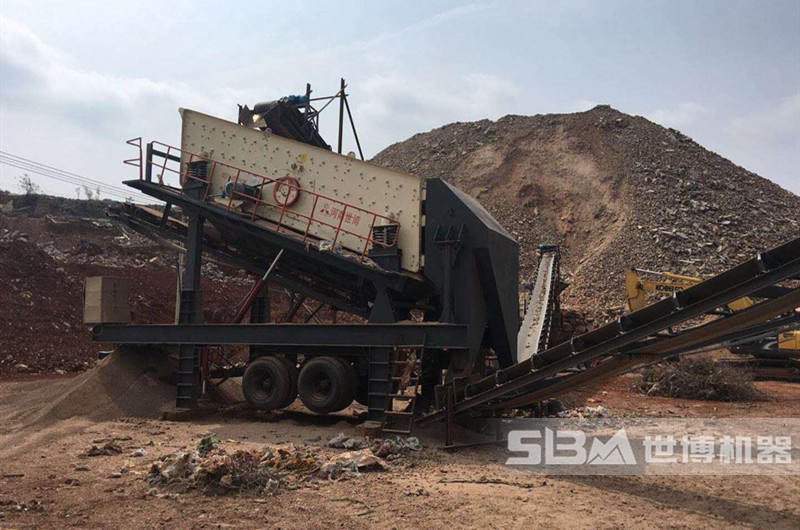 石頭移動(dòng)篩分機現場(chǎng)圖