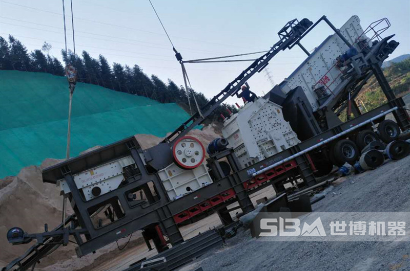 中小型車(chē)載破碎機安裝現場(chǎng)