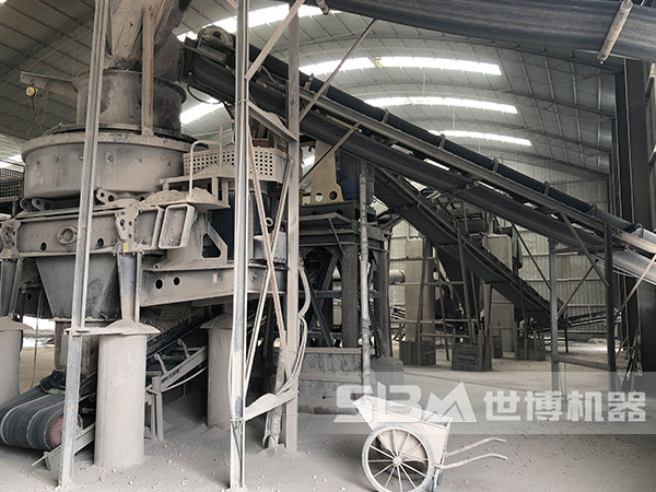 石子和機制砂加工現場(chǎng)圖