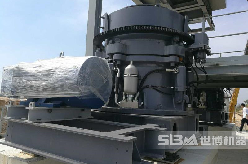 圓錐破碎機破碎現場(chǎng)圖