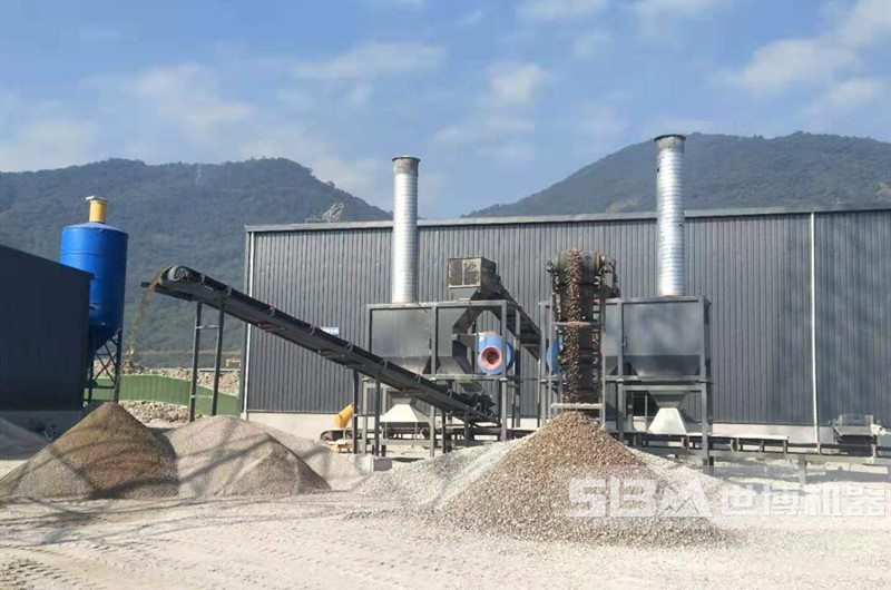 環(huán)保破碎機現場(chǎng)