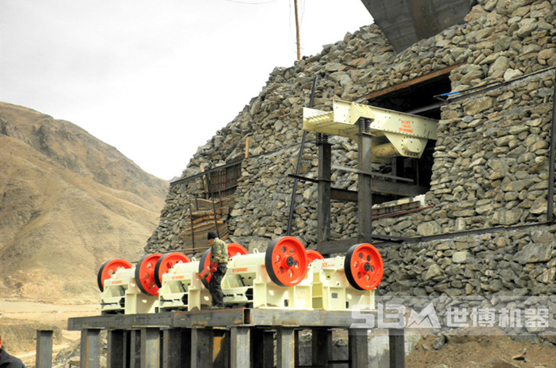世博pex細顎式破碎機客戶(hù)現場(chǎng)，可現場(chǎng)考察