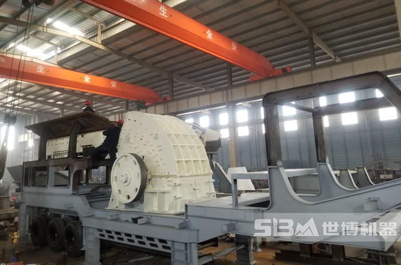 可移動(dòng)矸石粉碎機