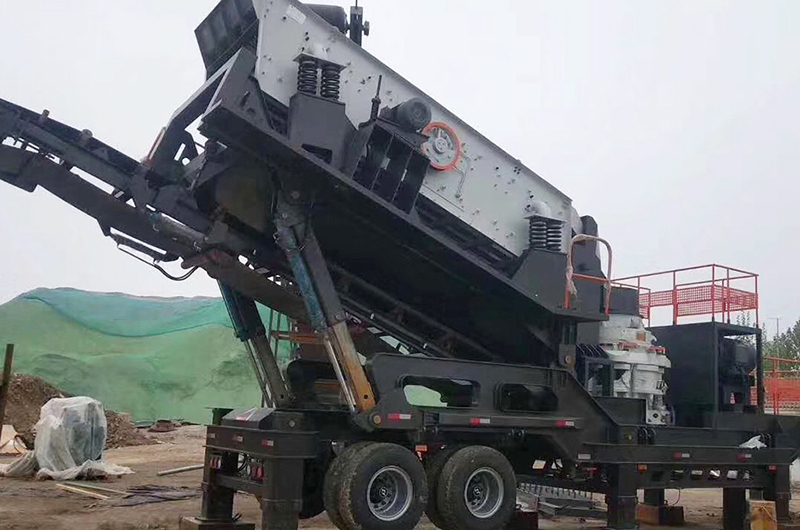 免安裝移動(dòng)破碎機現場(chǎng)