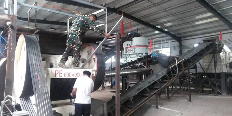 世博大石頭制砂生產(chǎn)線(xiàn)客戶(hù)現場(chǎng)