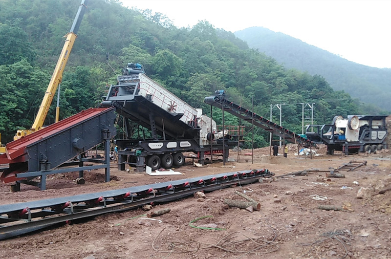 德陽(yáng)盧總工地，移動(dòng)設備安裝調試