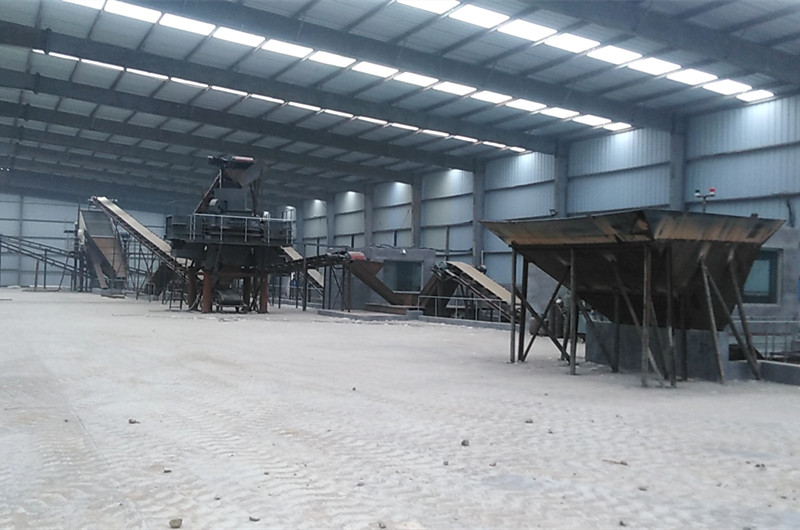 花崗巖干式制砂生產(chǎn)線(xiàn)現場(chǎng)圖