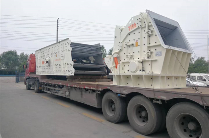 世博石場(chǎng)反擊粗碎機發(fā)貨圖