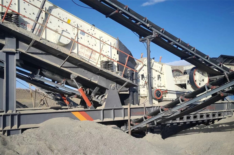 四組合碎石破碎一體機現場(chǎng)圖