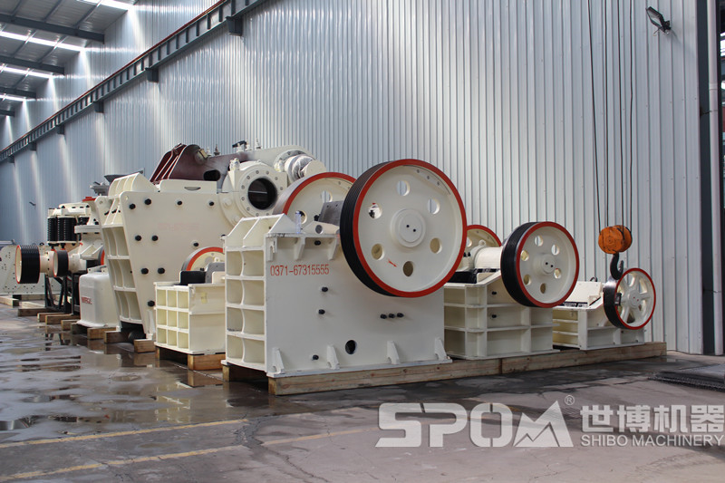 顎式破碎機，打道軌石子粗碎破碎機