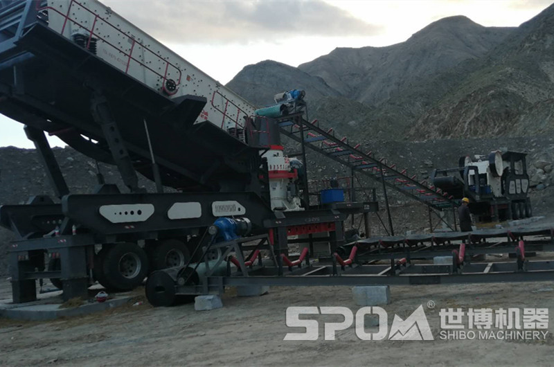 打道軌石子移動(dòng)破碎設備