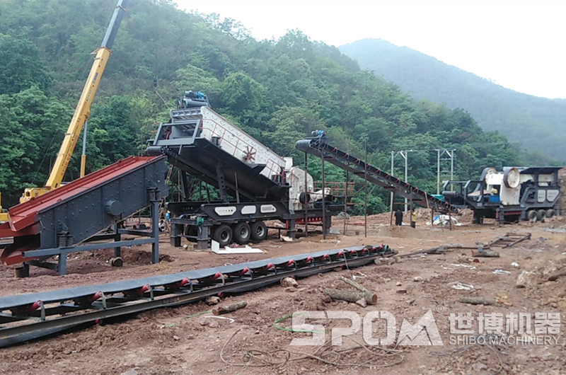 碎石場(chǎng)移動(dòng)破碎機設備布置安裝