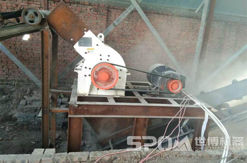 小錘破生產(chǎn)石子現場(chǎng)圖