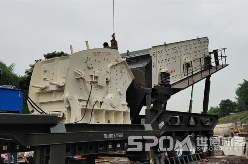 反擊破移動(dòng)碎石機設備