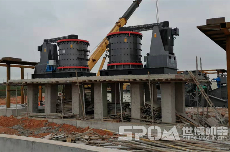 兩臺立式錘破安裝現場(chǎng)