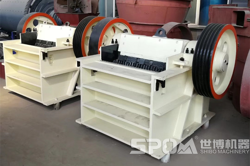 世博細牙破碎機車(chē)間圖