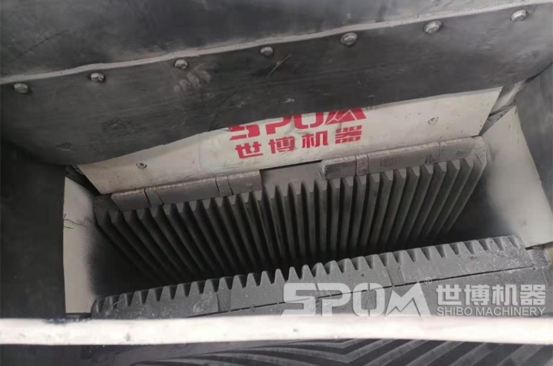 顎式細碎機進(jìn)料口 鄂板齒牙細