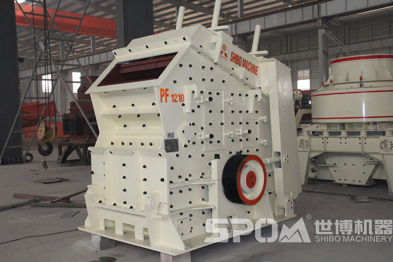 時(shí)產(chǎn)110噸的PF1210反擊式破碎機