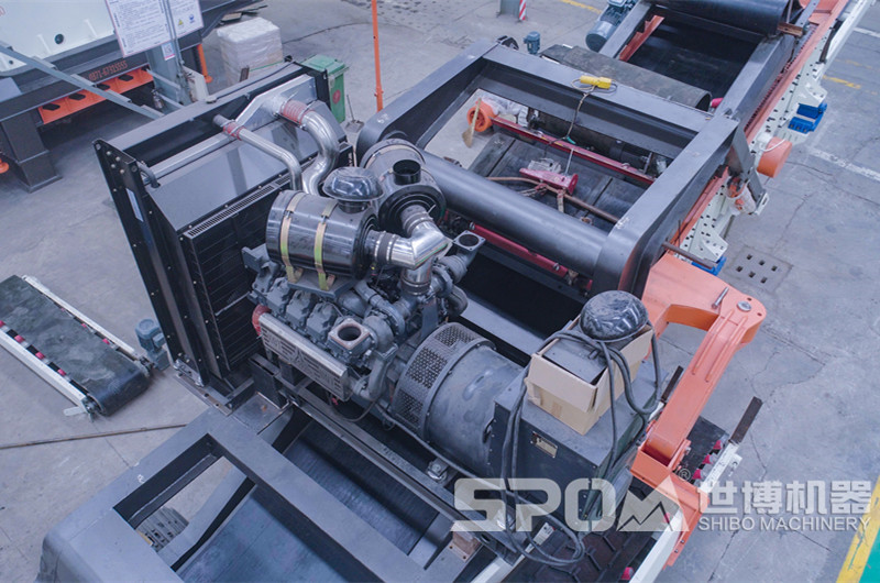 移動(dòng)破碎站電機細節圖