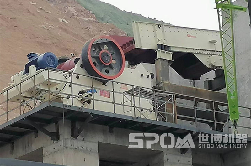 采石場(chǎng)一級破碎石料設備