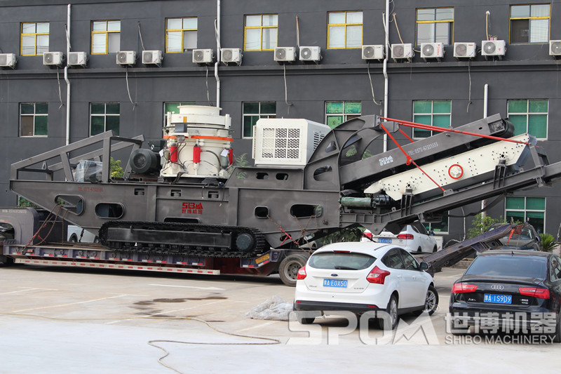 履帶圓錐碎石移動(dòng)設備裝車(chē)發(fā)貨