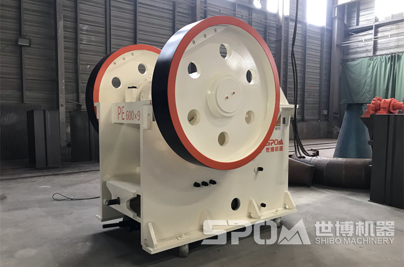 PE600×900顎式破碎機，時(shí)產(chǎn)150噸粗碎機