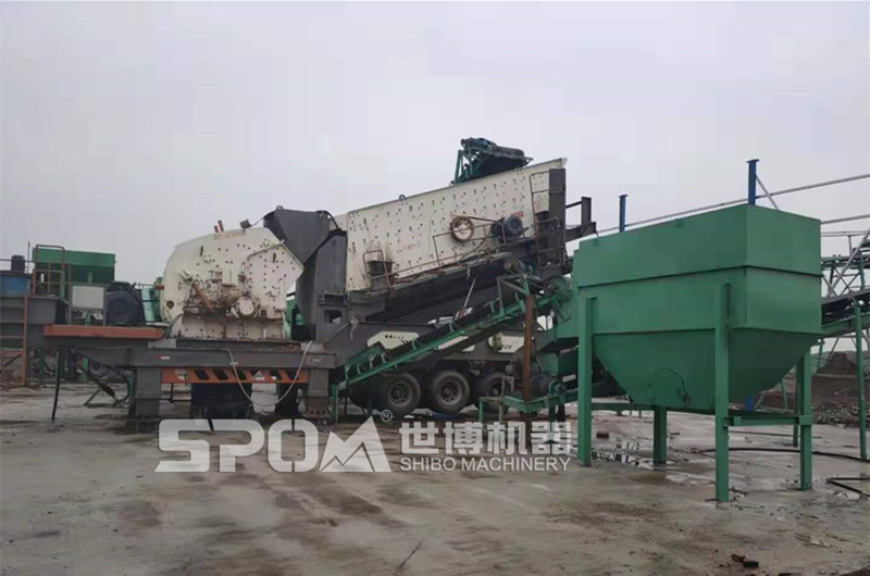 反擊破移動(dòng)破碎篩分機