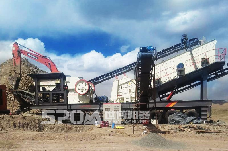 四組合式移動(dòng)篩分破碎機