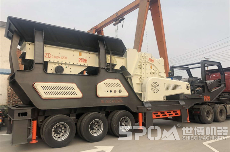 大口反擊破移動(dòng)碎石機