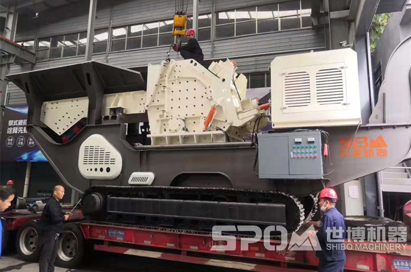 履帶移動(dòng)大口反擊破碎機