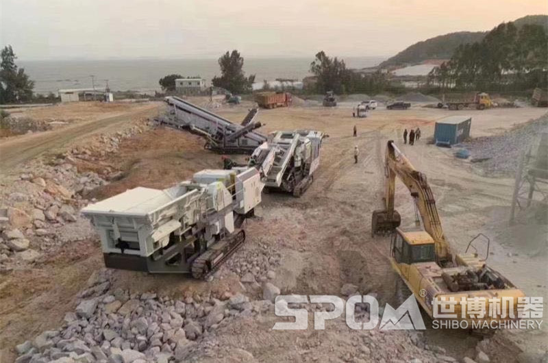 移動(dòng)石子破碎設備現場(chǎng)圖