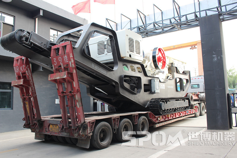 世博履帶式移動(dòng)69破碎石機發(fā)貨