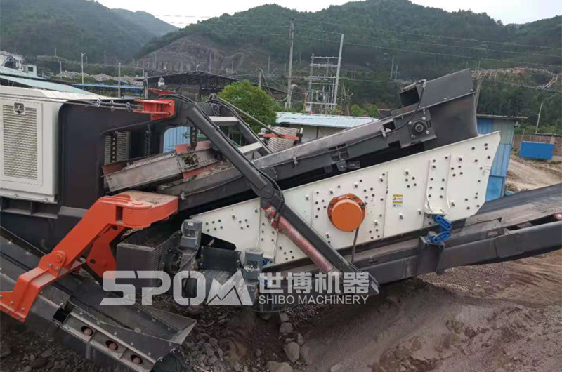 履帶式移動(dòng)破碎篩分機