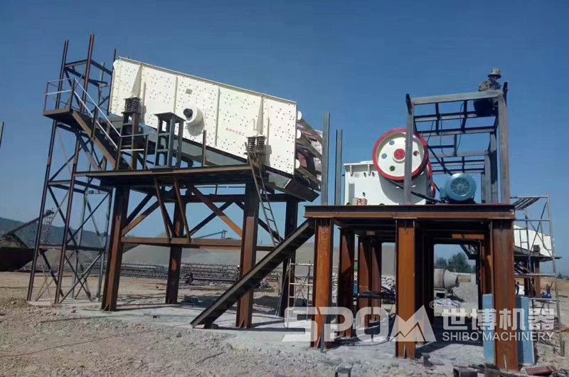 振動(dòng)篩安裝要有一定傾角，便于篩分