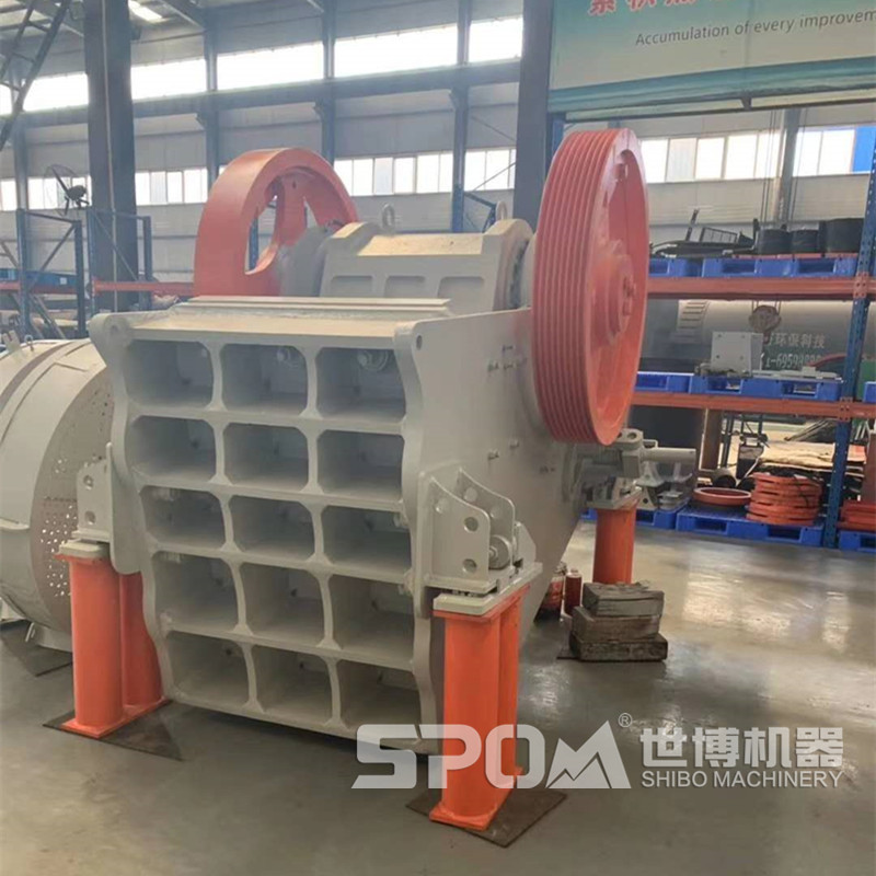 時(shí)產(chǎn)150噸的JC100歐版顎式碎石機