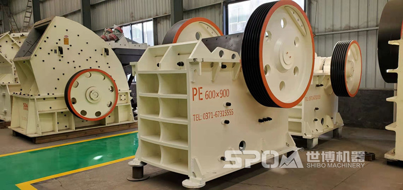 石子破碎機設備車(chē)間