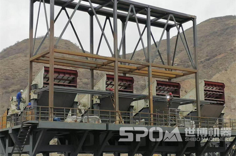 多臺振動(dòng)篩并用，產(chǎn)量更高效率更高