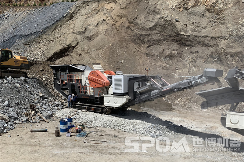 移動(dòng)石頭破碎機