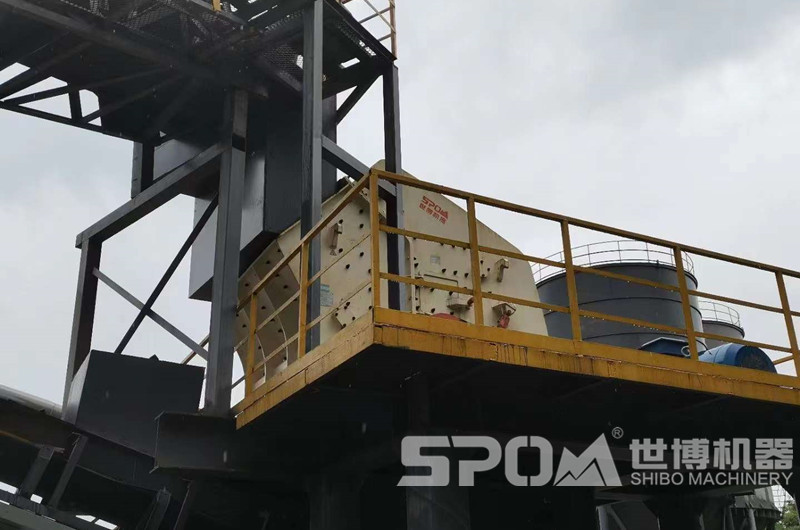 建筑骨料生產(chǎn)線(xiàn)中反擊式破碎機