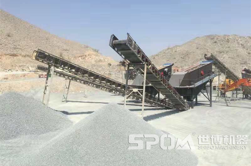 青石頭制砂現場(chǎng)