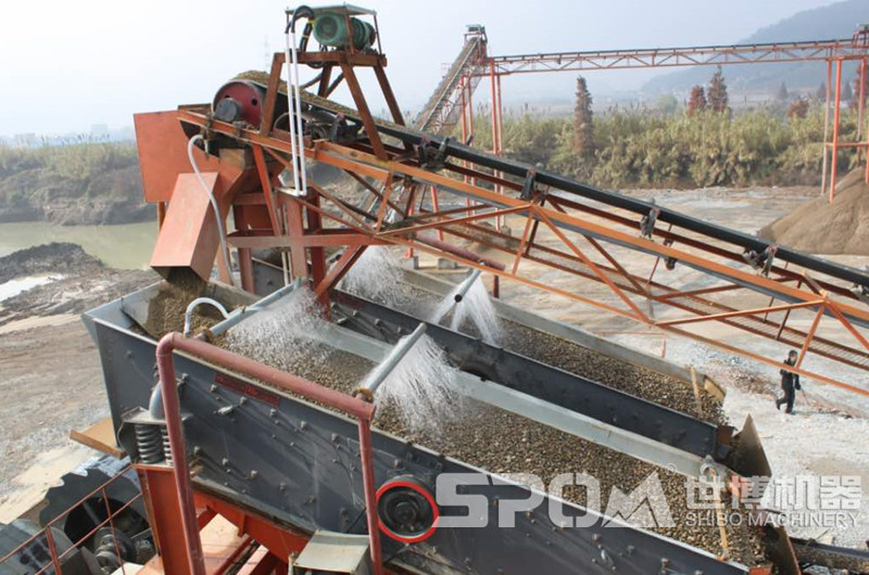 振動(dòng)篩篩分現場(chǎng)圖